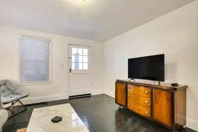 Gallery image of The Peaceful Post Cozy Winter Escape in Kingston in Kingston