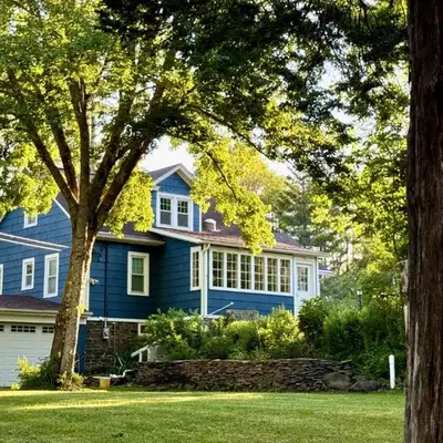 1890 CapeCod farmhouse:Charming