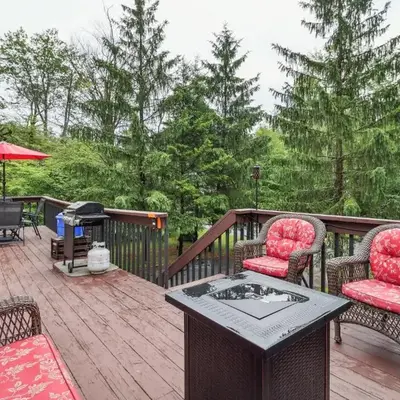 Tobyhanna Home with Fire Pits - 9 Mi to Kalahari!
