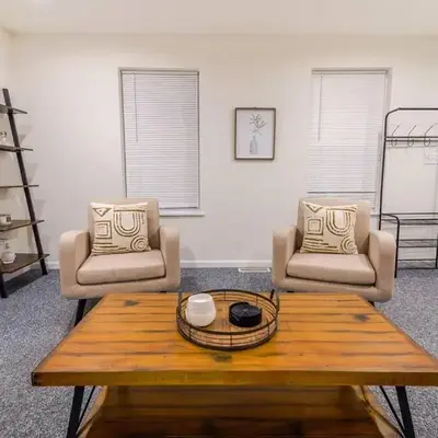 Saratoga Serenity: Charming Rental Nearby Downtown