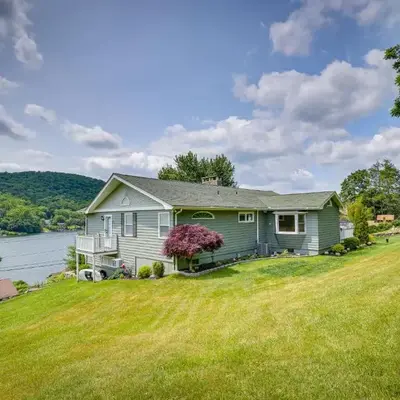 New Fairfield Vacation Rental with Lake Views!