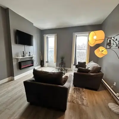 Spacious Apartment Downtown Albany