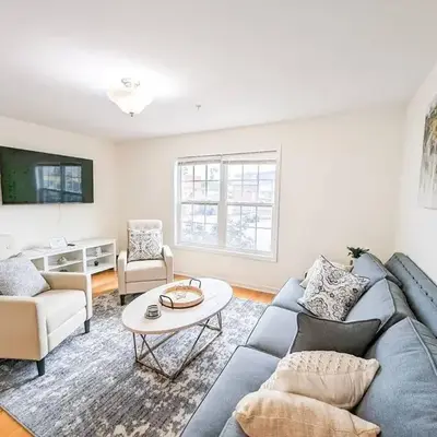 Luxury Stylish Townhome King Beds WD Garage