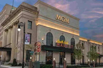 a large building with a mtn sign on it at Comfy 3 Bed 1 Bath with Wifi in College and Restaurant Area in Springfield