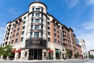 a large building on the corner of a street at Comfy 3 Bed 1 Bath with Wifi in College and Restaurant Area in Springfield