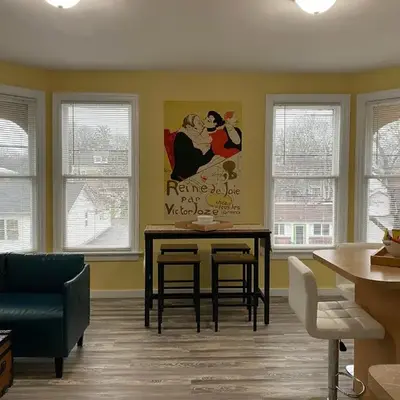 2 BR Loft - Walk to Cafes-Breweries- Arts & Entertainment District