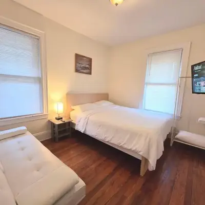 Entire Beautiful 2BR Private Apartment [R]