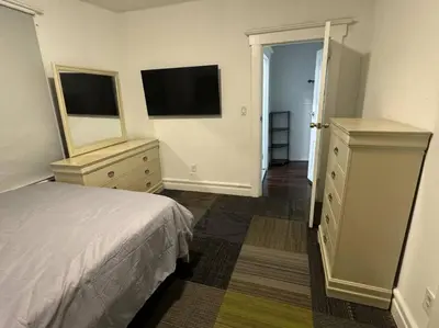 Gallery image of NYC Gateway: Cozy Home with Easy Access in Passaic