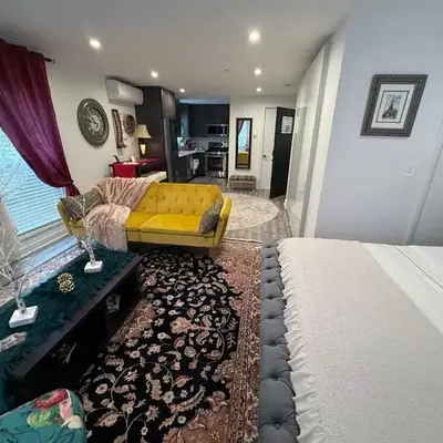 Eleni’s Charming Studio