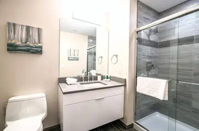 Gallery image of Modern Apart Downtown with Indoor Pool in Stamford