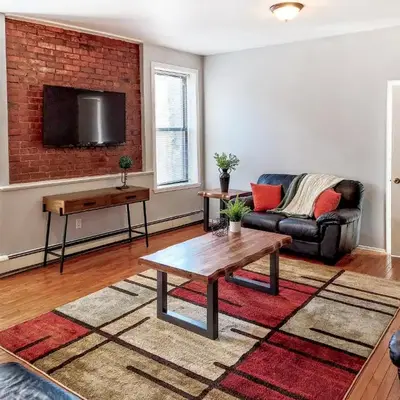 Spacious Getaway by Wooster Square!