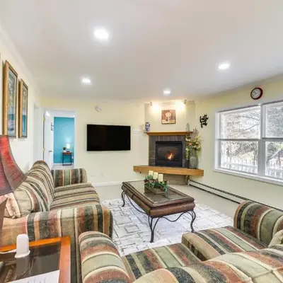 Cozy Lake Luzerne Home - 1 Mi to Wayside Beach!