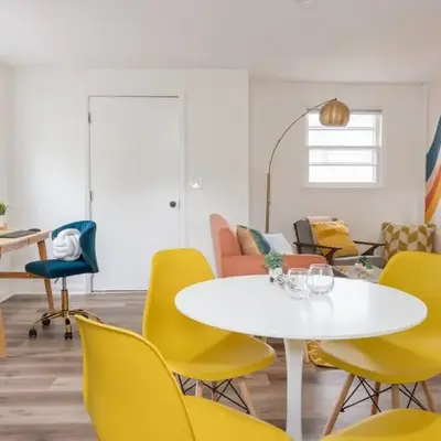 Retro Retreat: 1br home w/ WFH desk