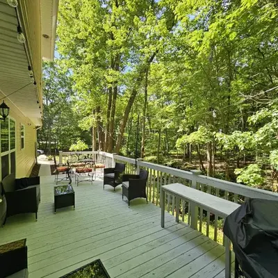 30 Day Minimum Stay - Private Creekside Solace