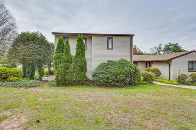 Gallery image of Quaint Bristol Townhome about 14 Mi to West Hartford! in Bristol