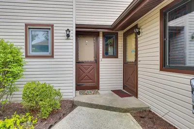 Gallery image of Quaint Bristol Townhome about 14 Mi to West Hartford! in Bristol
