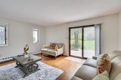 Gallery image of Quaint Bristol Townhome about 14 Mi to West Hartford! in Bristol