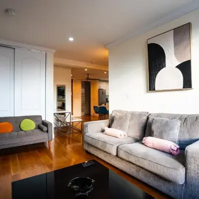 Modern Apartment By Central Park - 3 BR
