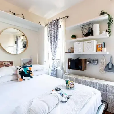 Cat Room by Delicate Stays LIVING ROOM CONVERSION SHARED SPACE ROOM ONLY CAT FRIENDLY ONLY 25 min to time square