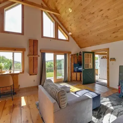 Catskills Cabin Rental with Hot Tub and Amazing Views!