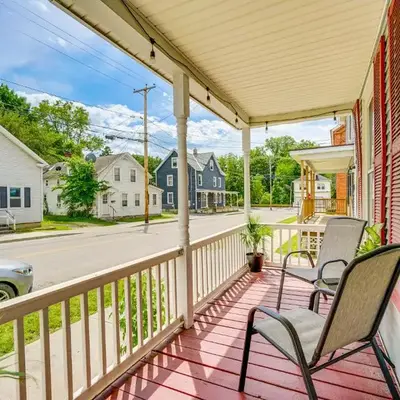 Bennington Gem with Smart TV Near Historic District!