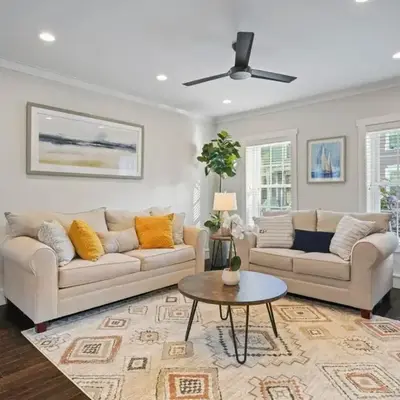 Upscale Azure by Saratoga Stays