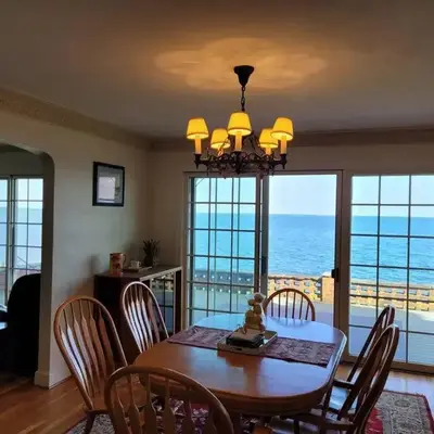 On the Water Spacious Comfortable Historic House