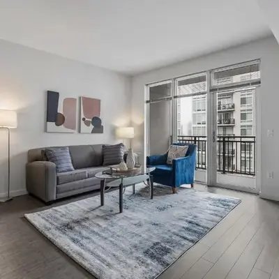 Luxury Apt In Harbor Point with Balcony