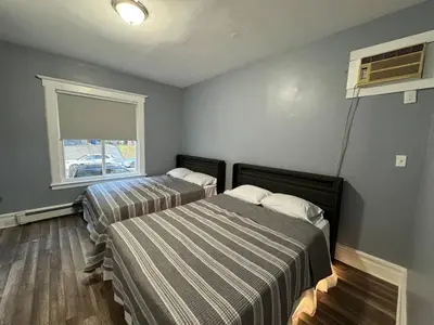 Gallery image of Large family home Near NYC in Passaic