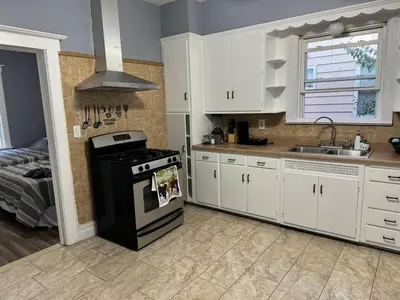 Gallery image of Large family home Near NYC in Passaic