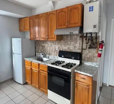 Gallery image of 2BR Apartment With Easy Access to NYC in Passaic