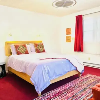 Red Peacock Catskill Cabin sleeps four 6