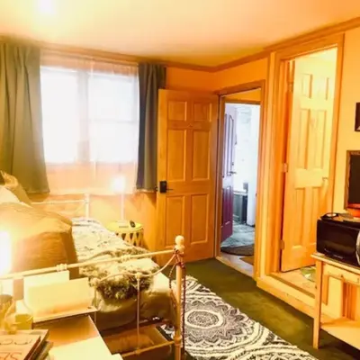 Catskill Cabin Apres Ski