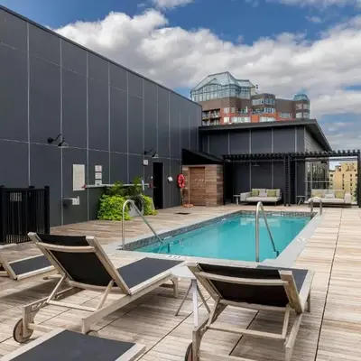 New Luxury Apt Downtown with Pool