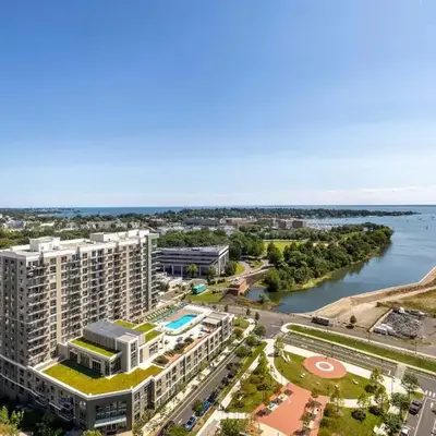 Trendy Apt On Harbor with Gym