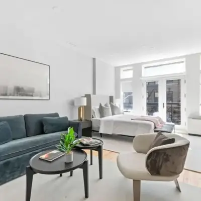 Luxe Studio w Juliet Balcony in Upper East