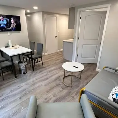 2 Bd 2 Ba Unit laundry &kitchen