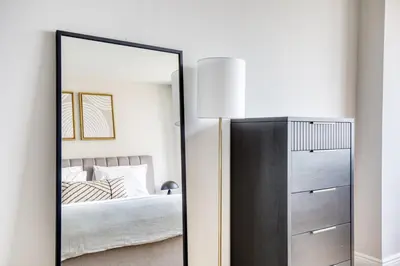Gallery image of UES 1BR w Gym Pool Doorman Elevator nr park NYC-622 in New York