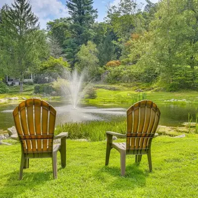 Serene Holmes Cottage Near Lakes and Trails!