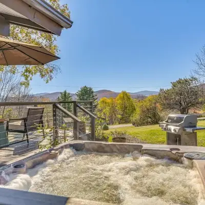 Cozy Mtn-View Chalet Less Than 2 Mi to Windham Slopes