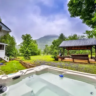 Hunter Hideaway with Hot Tub