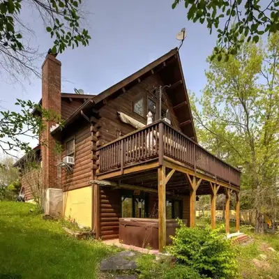 Cozy Athens Cabin on the Lake with Hot Tub & Backyard