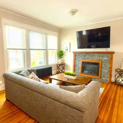 The Rustic Home Albany NY - 3 Bedroom Private Second Floor Apartment