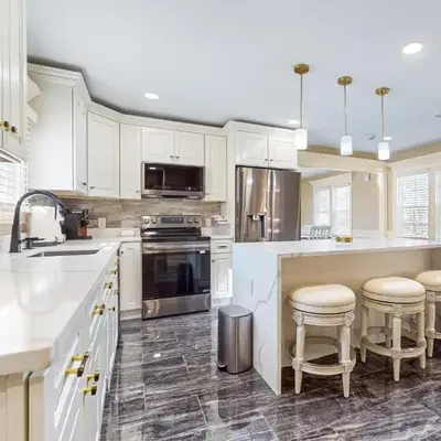 Near Medical Center! Remote-Work Hub in Holyoke