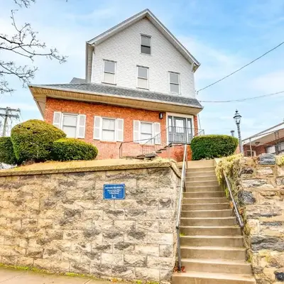 Centrally Located and Pet Friendly Yonkers Studio!