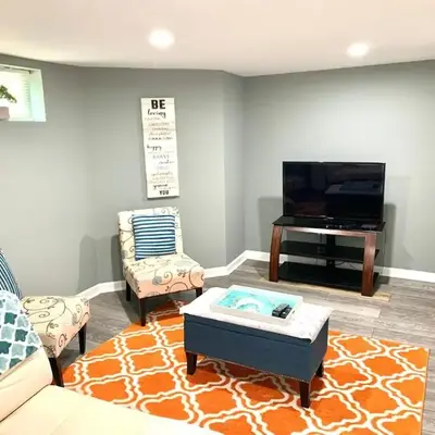 Semi Private cozy studio near downtown.