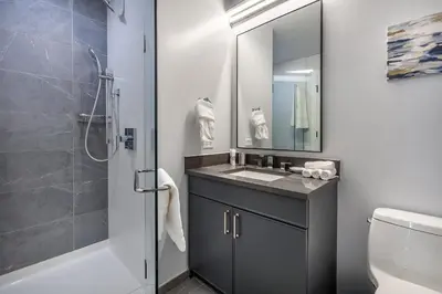 Gallery image of Luxury 2 BR Apt with Gym and Pool in New Rochelle