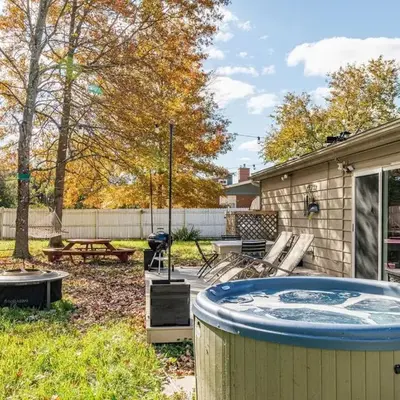 The Meyer spacious family home with hot tub