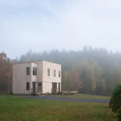 Modern Mountain Retreat with Hot Tub