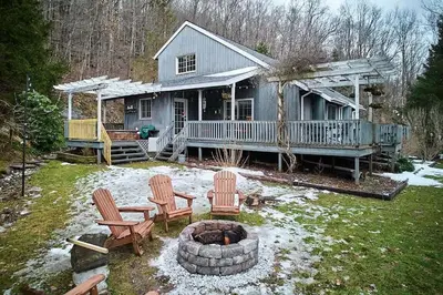 Gallery image of Designer Chalet with Hot Tub and Fire Pit in Margaretville